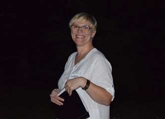 Stari podučili mlade kako su se nekada pekli pečeniki