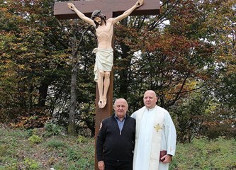 Na Japetiću postavljen križ raspetog Isusa