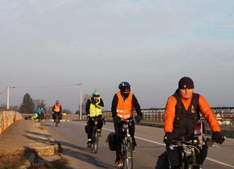 Križ: Načelnik i 30-ak biciklista krenuli za Vukovar