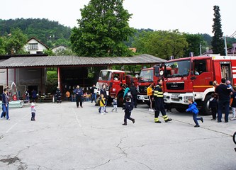 Samoborski vatrogasci spašavali medu iz pakla požara