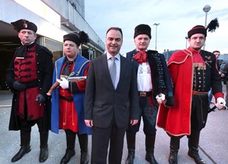 Kajkavci zavladali Lisinskim