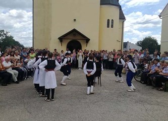 Pjesmom i plesom proslavili Ivanje