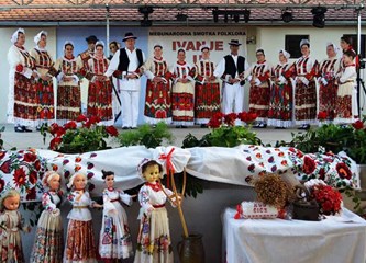 Pjesmom i plesom proslavili Ivanje