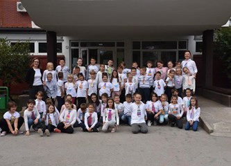 Velikogorički učenici milenijskom fotografijom obilježili Dan kravate