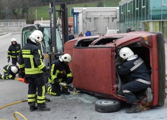 Velika vatrogasna vježba kod Drvne industrije Rubinić