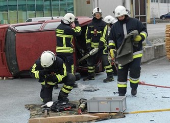 Velika vatrogasna vježba kod Drvne industrije Rubinić