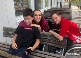 Usponovac Dominik Počekal nosio zastavu na otvaranju Europskih igara mladih