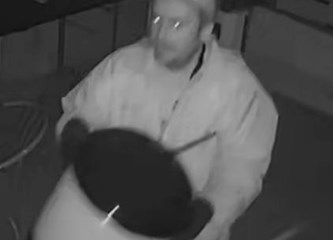 Prepoznajete li ih? Kamera 'uhvatila' provalnike koji su opelješili NK B. Jelačić Banovo i dugoselski kafić