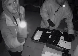 Prepoznajete li ih? Kamera 'uhvatila' provalnike koji su opelješili NK B. Jelačić Banovo i dugoselski kafić