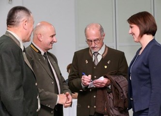 Lovački bal u Rugvici: Okupljeni lovci rezimirali godinu, kažu, pamte i bolje rezultate