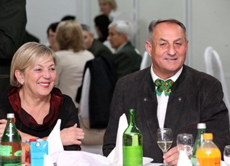 Lovački bal u Rugvici: Okupljeni lovci rezimirali godinu, kažu, pamte i bolje rezultate
