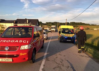 Izvukli vozača koji je ostao zarobljen u autu nakon slijetanja u Bedenici