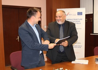 Gradonačelnik Panian potpisao ugovor o izgradnji „Razvoj infrastrukture poduzetničke zone Puhovec-Dugo Selo“