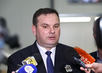 Distributivni centar za voće i povrće u Rakitovcu ima najmoderniji stroj za sortiranje jagodastog voća