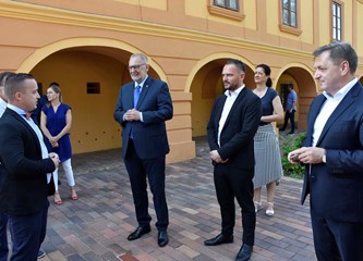 FOTO Ministra Božinovića upoznali s bogatom poviješću Turopolja, ali i podsjetili na jedno neriješeno pitanje