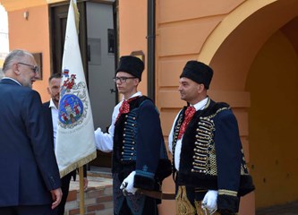 FOTO Ministra Božinovića upoznali s bogatom poviješću Turopolja, ali i podsjetili na jedno neriješeno pitanje