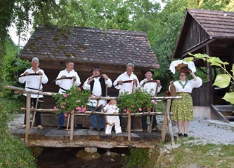 Etno udruga Sveta Jana oživjela stari običaj košnje trave