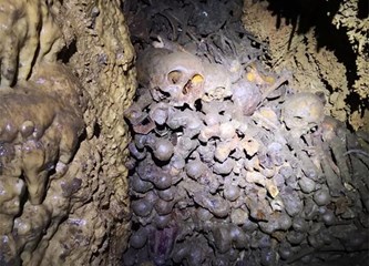 Stravični prizori podsjećaju na gnjusan zločin: Iz jame Jazovka ekshumirano preko 800 žrtava!