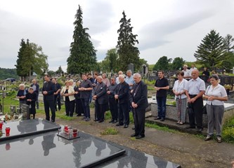 Svećenici i biskupi okupljeni povodom 56. obljetnice smrti vlč. Vranekovića