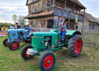 Kestenijada i utrka na kosilicama privukla u Buševec brojne posjetitelje