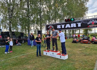 Kestenijada i utrka na kosilicama privukla u Buševec brojne posjetitelje