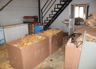 Pronađeno skladište sa 7 tona duhana! Muškarac ga pakirao pa preprodavao po Samoboru