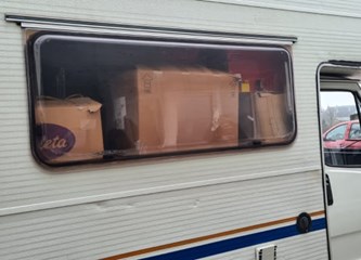 Veliko srce Vrbovčana: Kamper pun čizmama i toplih jakni krenuo za stradala područja