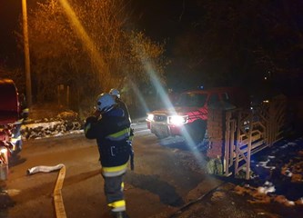 Požar kraj Jaske: Zapalio se svinjac, ugušile se svinje i kokoši