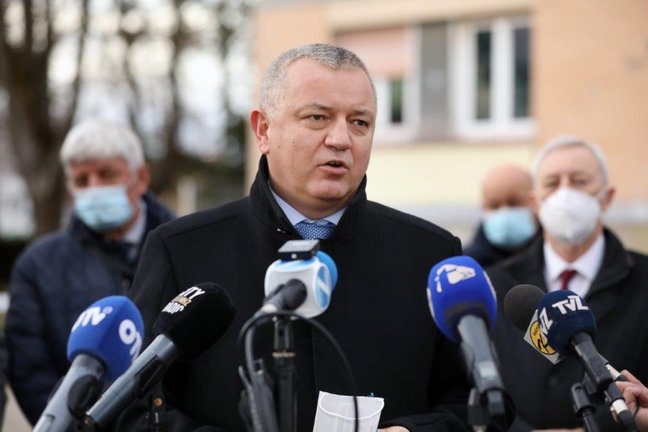 U županiji potresom oštećeno 3738 objekata, stradale u Zaprešiću obišao ministar Darko Horvat