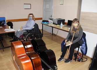 Osobe s invaliditetom uživaju na radionicama Društvenog centra Novo Čiče
