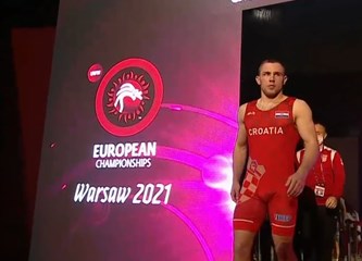 Klinča Sela slave: Antonio Kamenjašević brončani na Prvenstvu Europe u hrvanju