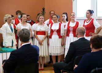 Premijer Plenković počasni građanin Farkaševca! Povelja mu uručena na proslavi Dana općine