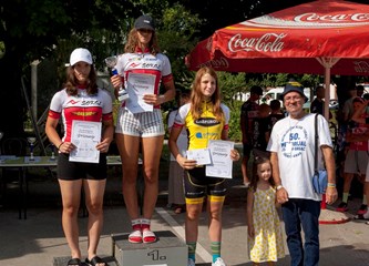 FOTO: Stotinjak biciklista na 50. Memorijalu Stjepana Grgaca u Ivaniću