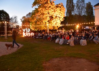 FOTO Jesenski ugođaj u središnjem goričkom parku uz film i kestene pružila nova manifestacija "Via kino"