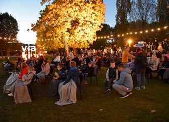 FOTO Jesenski ugođaj u središnjem goričkom parku uz film i kestene pružila nova manifestacija "Via kino"