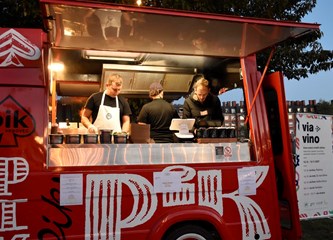 FOTO Jesenski ugođaj u središnjem goričkom parku uz film i kestene pružila nova manifestacija "Via kino"