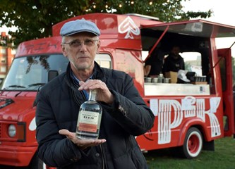 FOTO Jesenski ugođaj u središnjem goričkom parku uz film i kestene pružila nova manifestacija "Via kino"