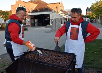 FOTO Jesenski ugođaj u središnjem goričkom parku uz film i kestene pružila nova manifestacija "Via kino"