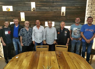 Osnovan Oldtimer klub Turopolje: Želja im je probuditi stara vozila koja spavaju po šupama i štagljevima Velikogoričana