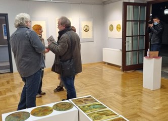 'Životni ciklusi' u Samoboru: Otvorena izložba akademskog kipara Marinka Jelače