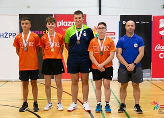 Luka Tepeš i Ana Znika zlatnom i srebrnom medaljom osigurali plasman na međunarodnu završnicu Plazma Sportskih igara mladih u stolnom tenisu