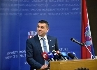Potpisani ugovori za obnovu 35 cestovnih klizišta, 32 mosta i propusta te 29 lokalnih i županijskih cesta na području Zagrebačke županije