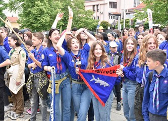 Izviđači iz cijele zemlje okupili se u Velikoj Gorici: Više od tisuću djece i mladih postrojilo se danas u centru grada