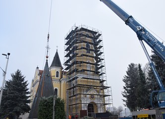 Zvona i kapa zvonika ponovno vraćeni "turopoljskoj katedrali"