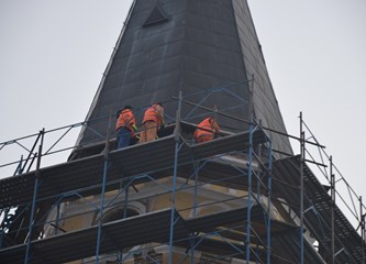 Zvona i kapa zvonika ponovno vraćeni "turopoljskoj katedrali"