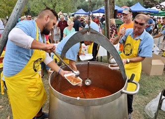 Tradicionalna Svetonedeljska fišijada održana na jezeru Rakitje