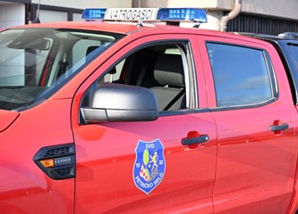 FOTO Prekogranična vatrogasna vježba u Petričkom Selu: Slovenski i žumberački vatrogasci pokazali spremnost i spretnost