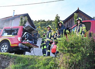 FOTO Prekogranična vatrogasna vježba u Petričkom Selu: Slovenski i žumberački vatrogasci pokazali spremnost i spretnost