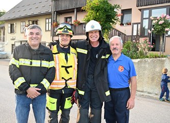 FOTO Prekogranična vatrogasna vježba u Petričkom Selu: Slovenski i žumberački vatrogasci pokazali spremnost i spretnost