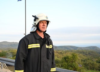 FOTO Prekogranična vatrogasna vježba u Petričkom Selu: Slovenski i žumberački vatrogasci pokazali spremnost i spretnost
